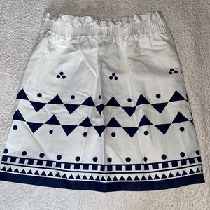 J. Crew White and Navy Geometric Pattern Skirt (size 6)